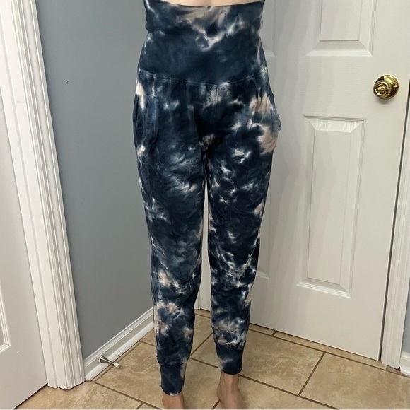 Young Fabulous & Broke Jogger Sweatpants Tie Dye Blue Hippie Boho Size Medium - Picture 2 of 7